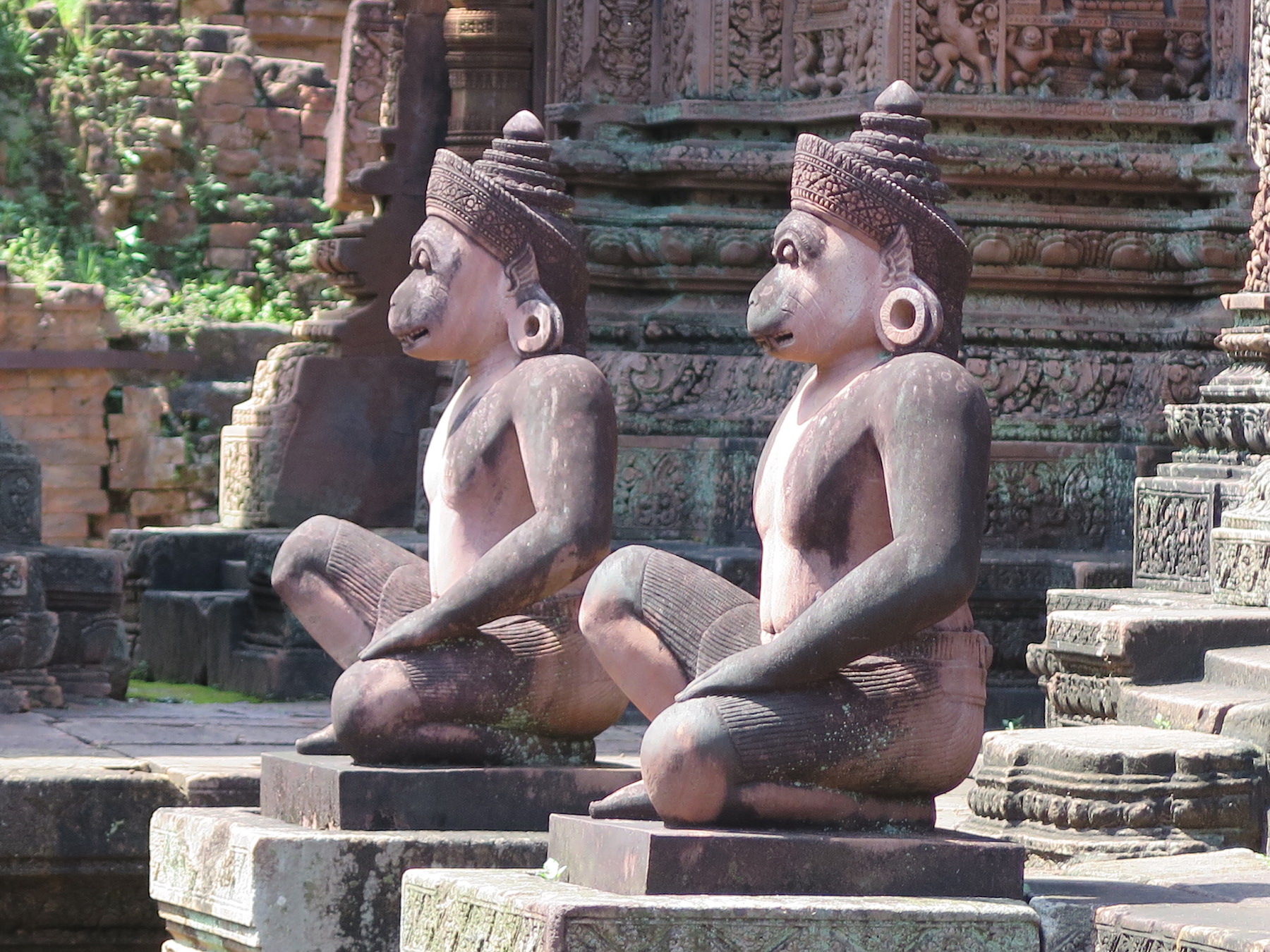 Two Monkey or Va-Nara resembling door keepers